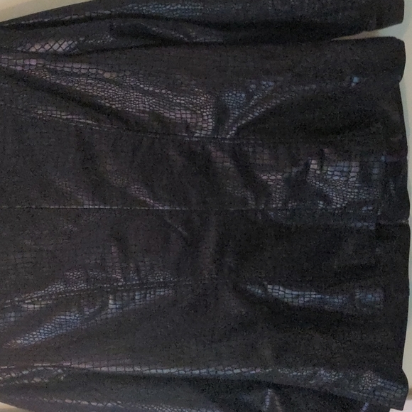 Elementz Woman's Black Jacket, 1X - Picture 8 of 15